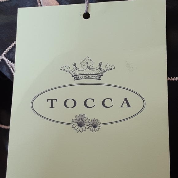 Patterned Skirt With Small Crystals - Picture 3 of 4